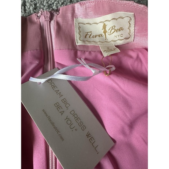 Flora Bea NYC NWT pink Mini Skirt Size Small - Picture 2 of 5